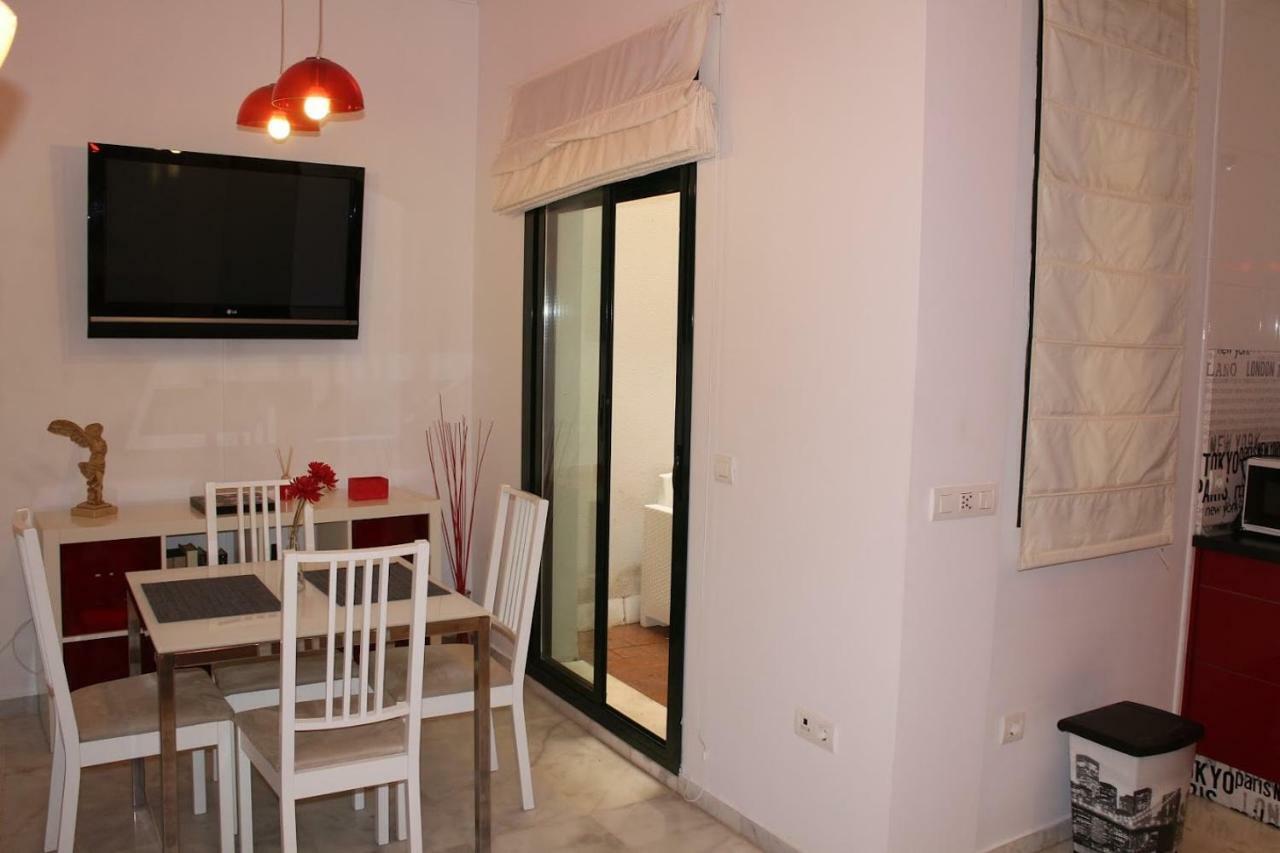 Apartamentos Rg Triana, Calle Castilla Con Patio Sevilla Bagian luar foto