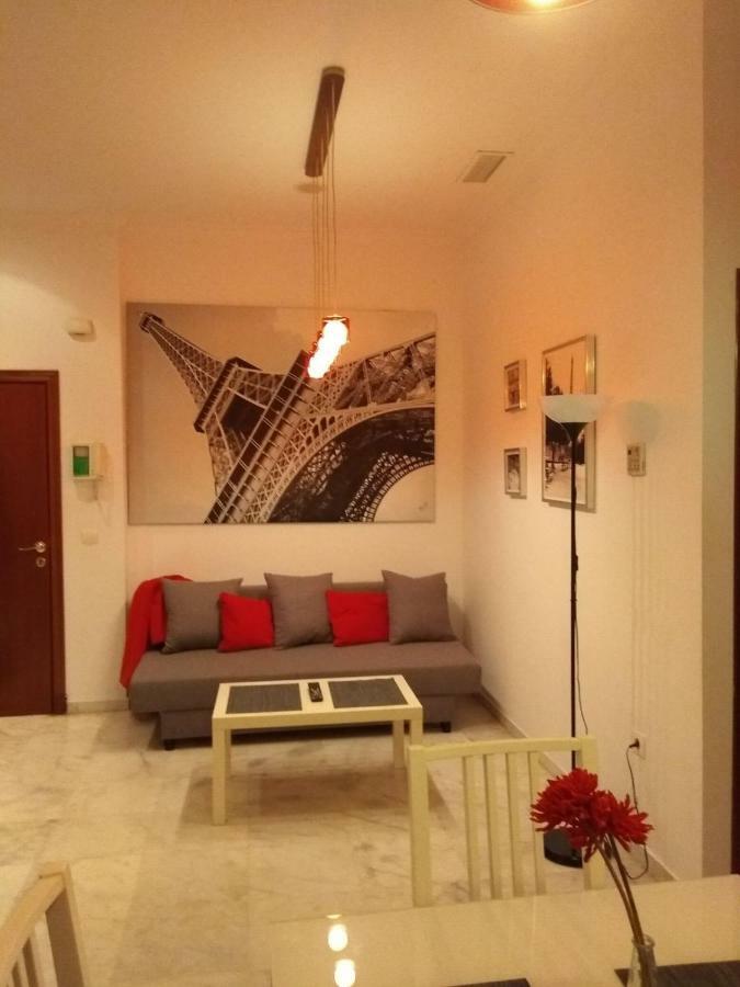 Apartamentos Rg Triana, Calle Castilla Con Patio Sevilla Bagian luar foto